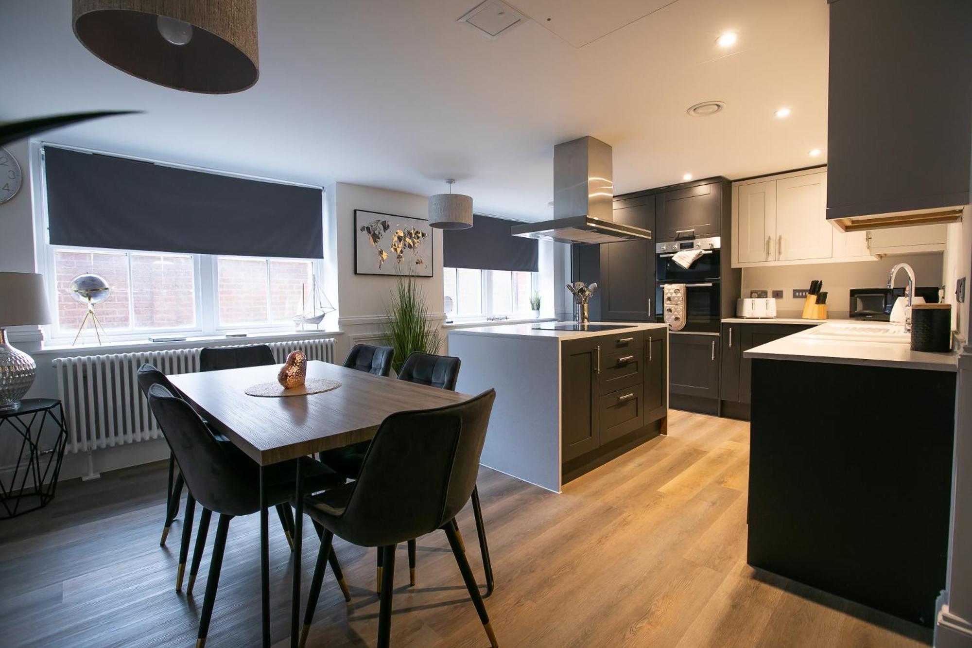 The Burlington Collection Apartment เชอริงแงม ภายนอก รูปภาพ