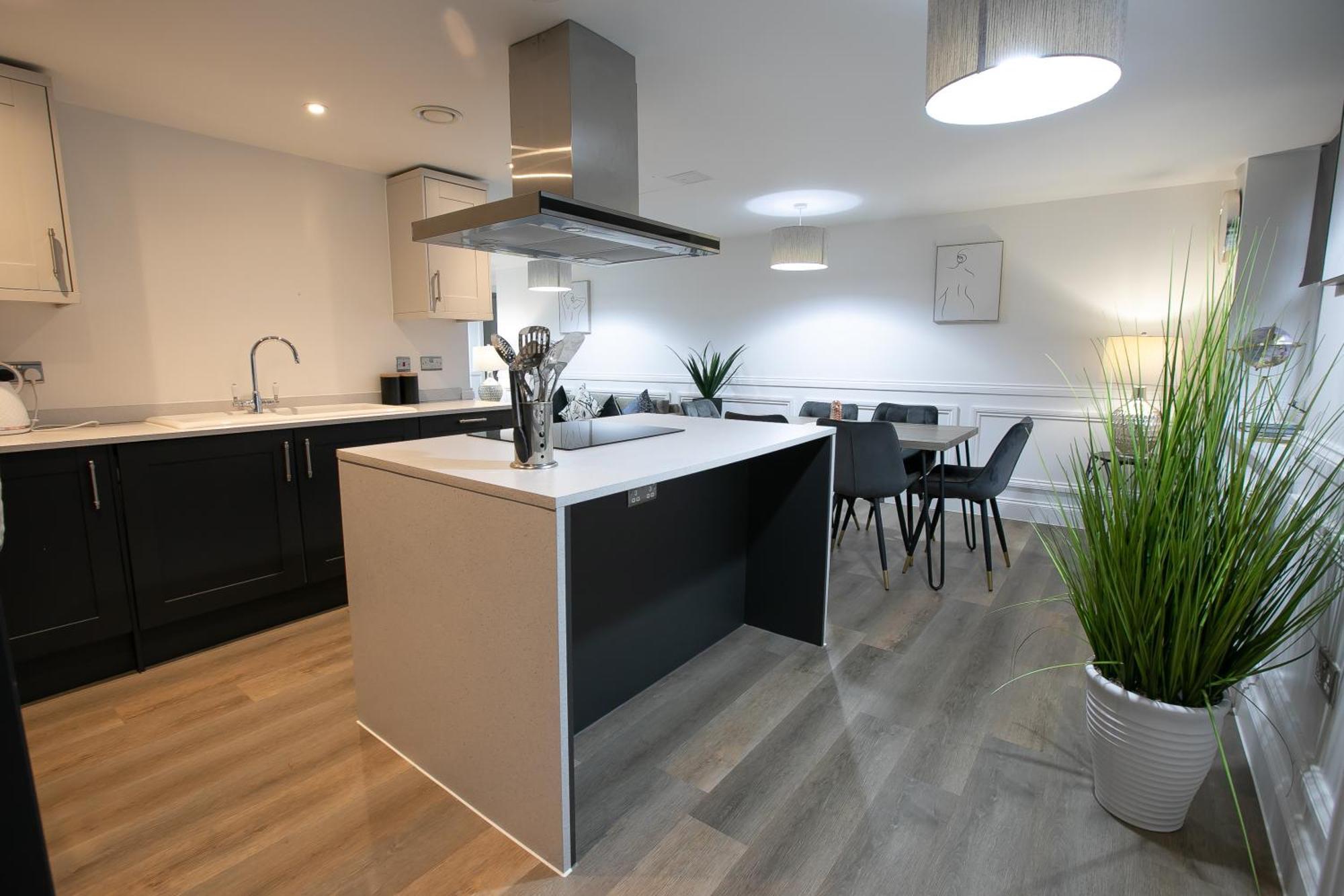 The Burlington Collection Apartment เชอริงแงม ภายนอก รูปภาพ