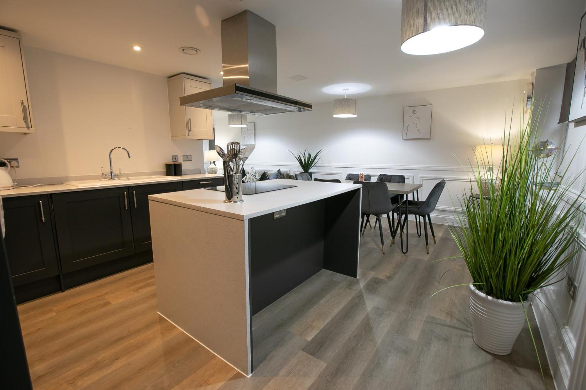 The Burlington Collection Apartment เชอริงแงม ภายนอก รูปภาพ