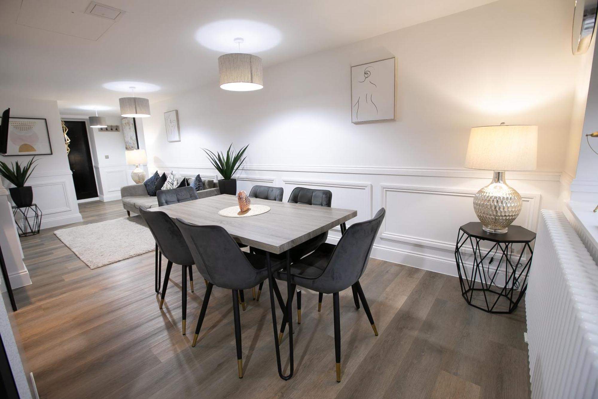 The Burlington Collection Apartment เชอริงแงม ภายนอก รูปภาพ