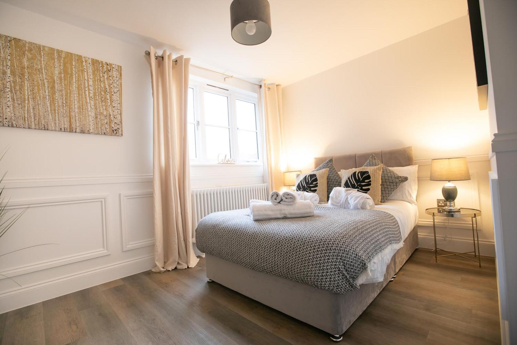 The Burlington Collection Apartment เชอริงแงม ภายนอก รูปภาพ