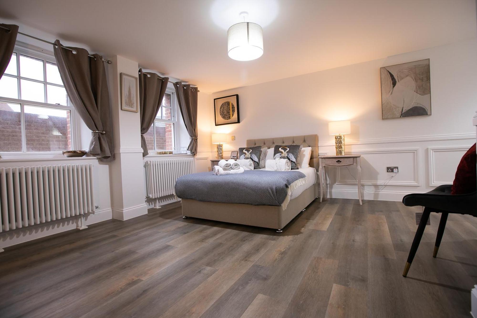 The Burlington Collection Apartment เชอริงแงม ภายนอก รูปภาพ