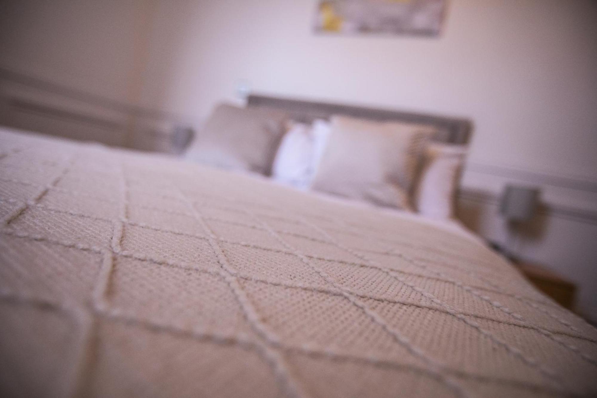 The Burlington Collection Apartment เชอริงแงม ภายนอก รูปภาพ