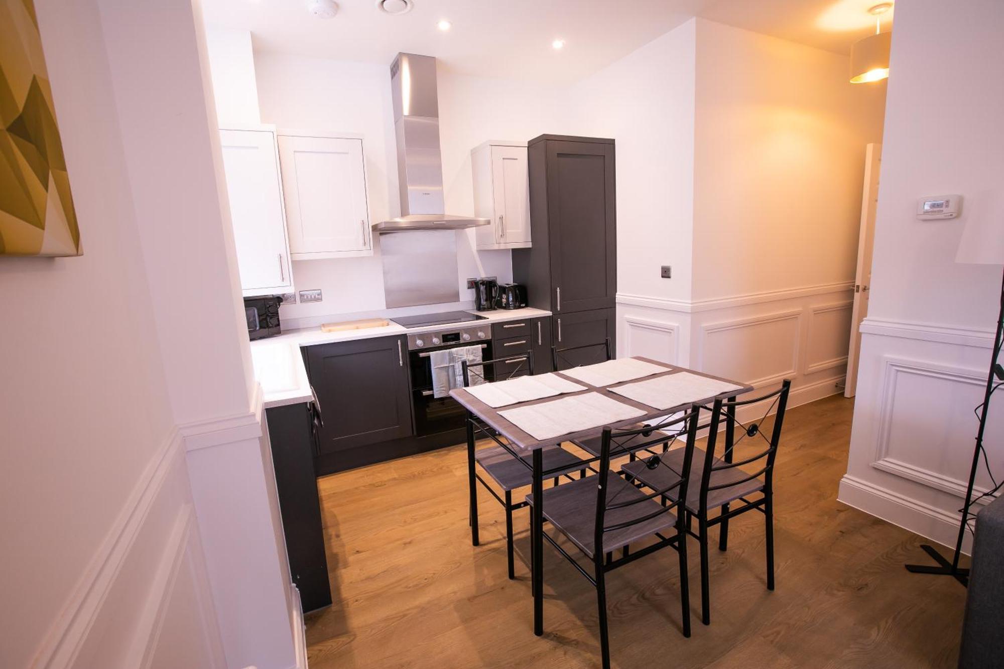 The Burlington Collection Apartment เชอริงแงม ภายนอก รูปภาพ
